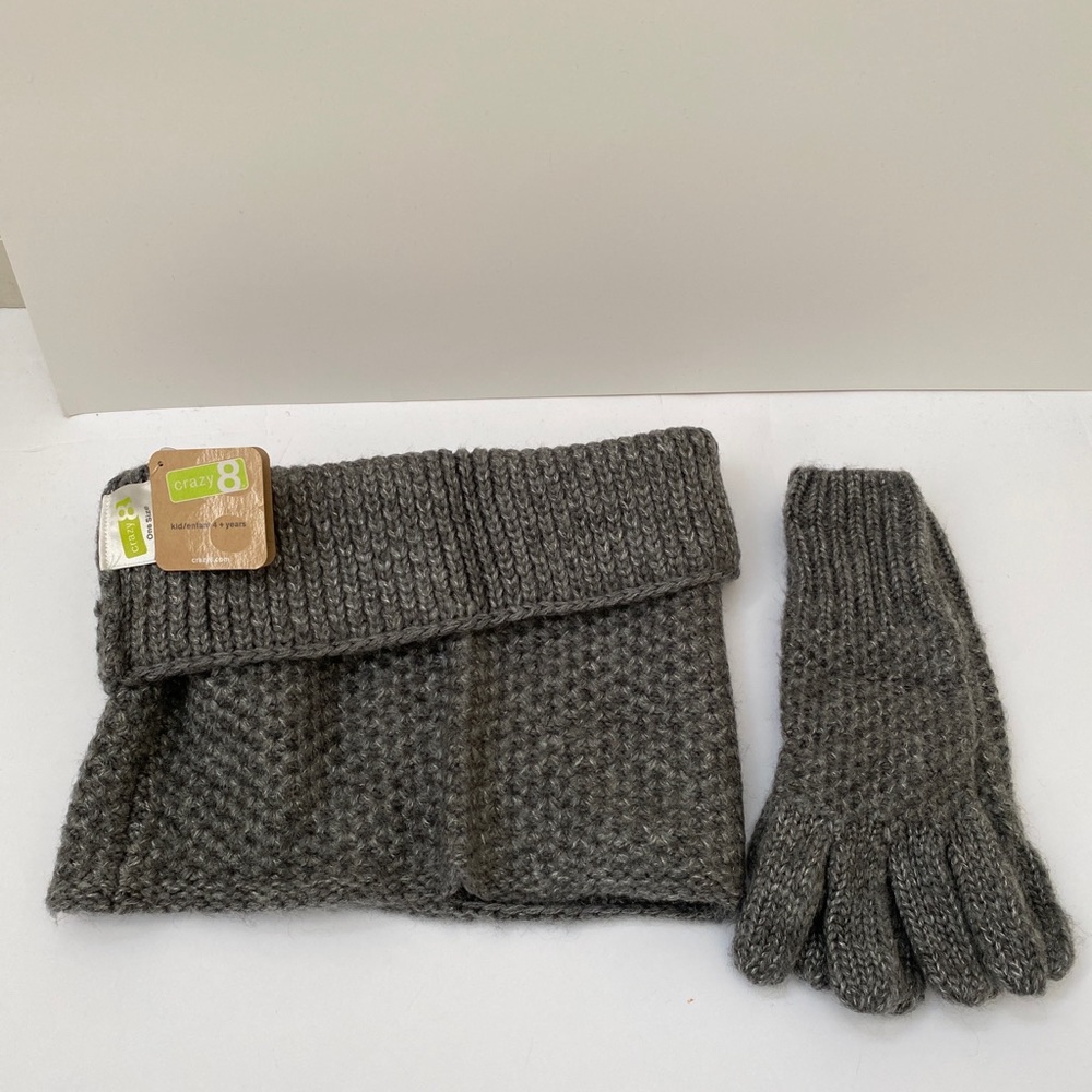 NWT Crazy 8 Gloves and Matching Neck Scarf
